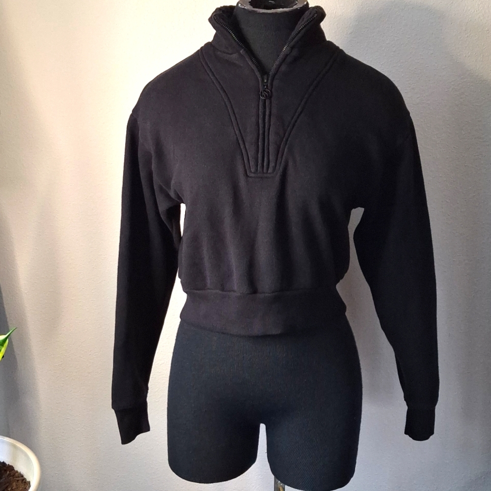Victoria Secret women's crop top fleece lined Ptp 20" size XS